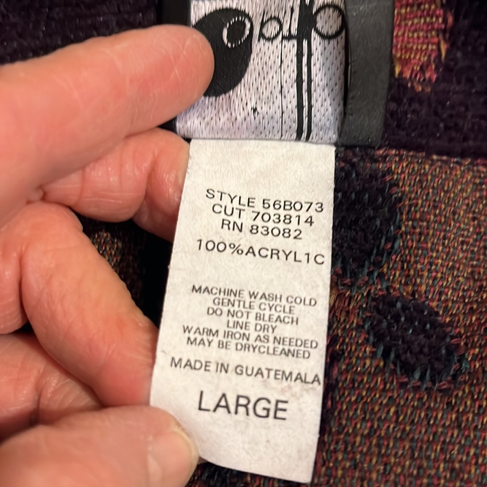 First Option black with pattern, heavyweight jacket. Size Large. - Picture 7 of 7